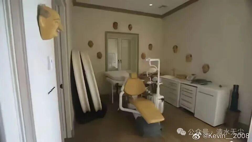 开云-这是萝莉岛内部，看着确实有点诡异，而且还有这凳子和照射灯