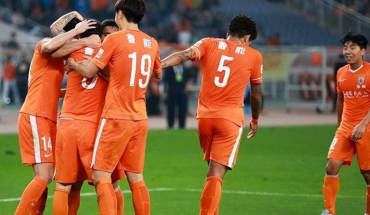 开云体育下载-鲁能2026赛季主力门将人选悬念揭晓 ！球迷还是看好他，值得期待