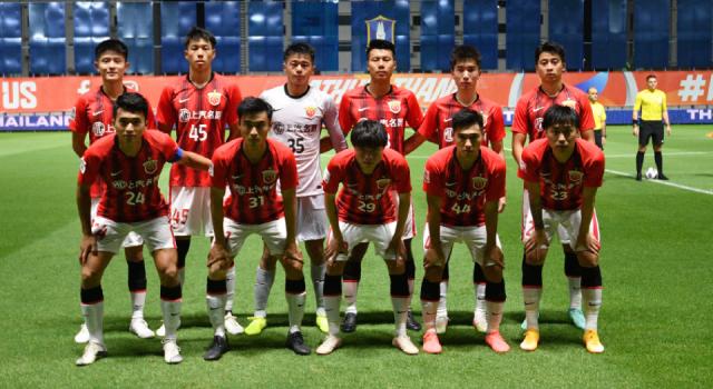 开云体育官网-海港出局后如何安置二线球员 不想一年只踢一场球